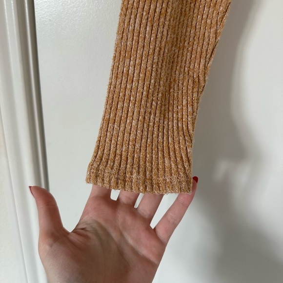 American Eagle Orange Yellow Tan Cropped Ribbed Long Sleeved Scoop Neck Shirt M - Picture 2 of 6